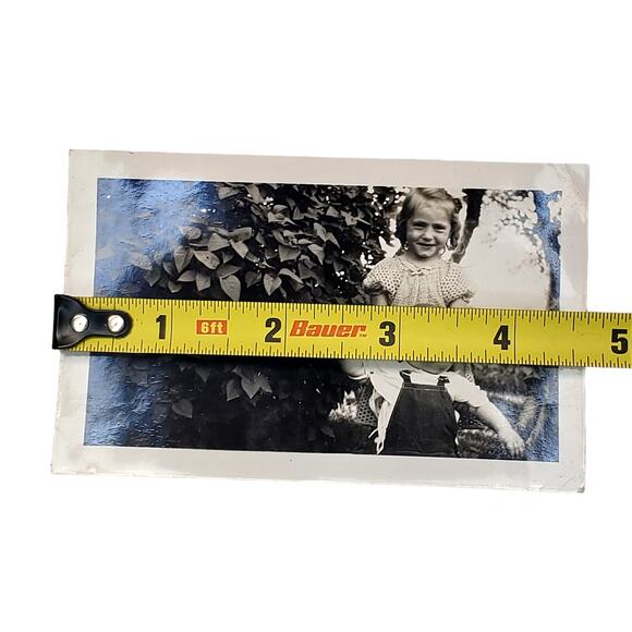 Vtg Children Posing For Camera Original Monochrome Photography Found Snapshot - Picture 3 of 4